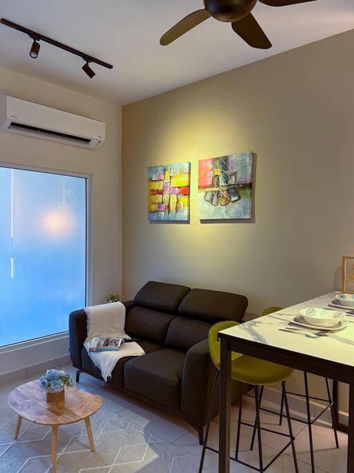 Modern Suites At Arte Mont Kiara By Iconique Kuala Lumpur Dış mekan fotoğraf