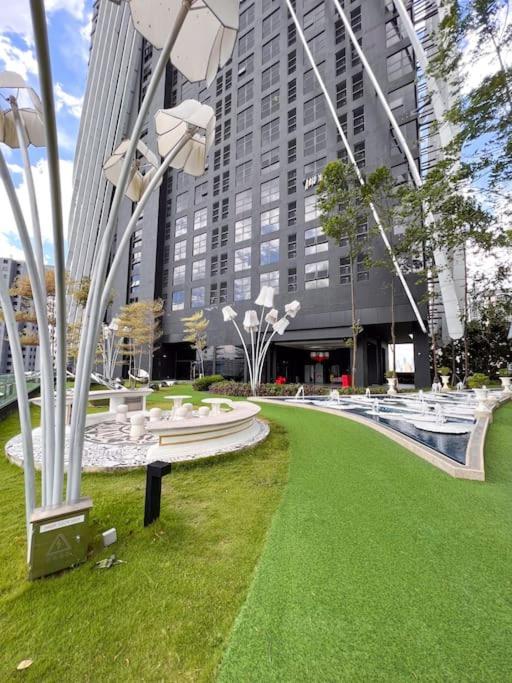 Modern Suites At Arte Mont Kiara By Iconique Kuala Lumpur Dış mekan fotoğraf